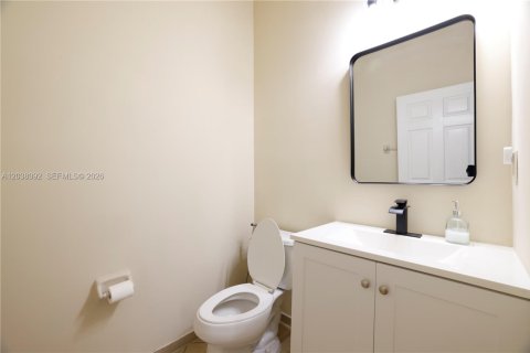 Townhouse in Miami, Florida 4 bedrooms, 171.5 sq.m. № 2246490 - photo 14