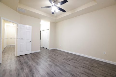 Townhouse in Miami, Florida 4 bedrooms, 171.5 sq.m. № 2246490 - photo 21