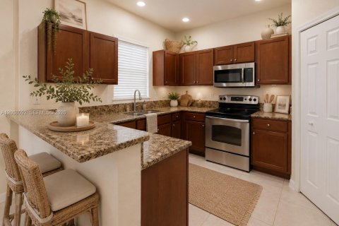 Townhouse in Miami, Florida 4 bedrooms, 171.5 sq.m. № 2246490 - photo 12