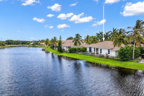 Villa ou maison à vendre à Weston, Floride: 5 chambres, 364.08 m2 № 2412269 - photo 3
