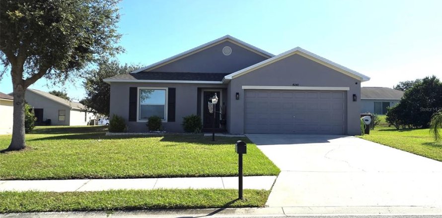 Villa ou maison à Lake Wales, Floride 3 chambres, 120.96 m2 № 2431915