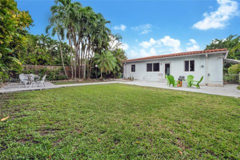 Villa ou maison à vendre à Coral Gables, Floride: 2 chambres, 85.84 m2 № 1930071 - photo 14