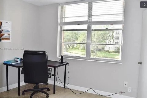 Copropriété à louer à Davie, Floride: 2 chambres, 102.19 m2 № 1972350 - photo 13