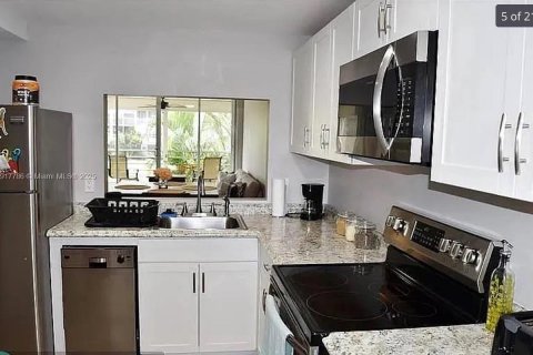 Copropriété à louer à Davie, Floride: 2 chambres, 102.19 m2 № 1972350 - photo 5