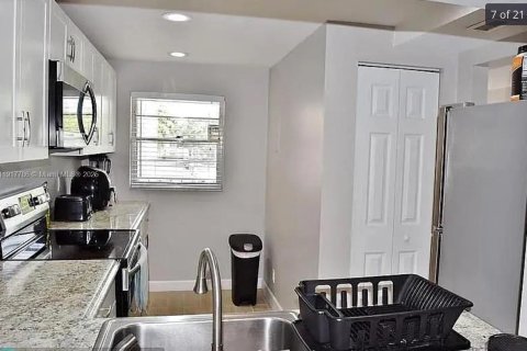 Copropriété à louer à Davie, Floride: 2 chambres, 102.19 m2 № 1972350 - photo 7