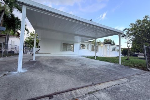 House in Hialeah, Florida 4 bedrooms, 161.19 sq.m. № 2086407 - photo 5