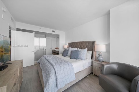 Condo in Miami, Florida, 2 bedrooms  № 1938529 - photo 18