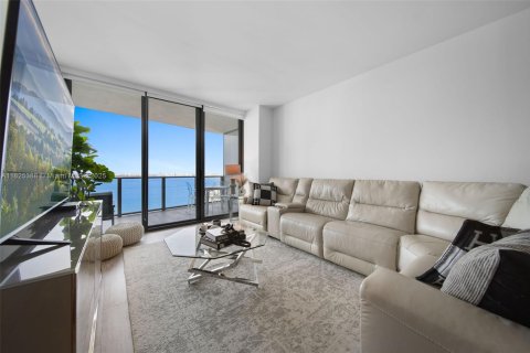 Condo in Miami, Florida, 2 bedrooms  № 1938529 - photo 24