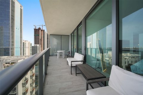 Condo in Miami, Florida, 2 bedrooms  № 1938529 - photo 2