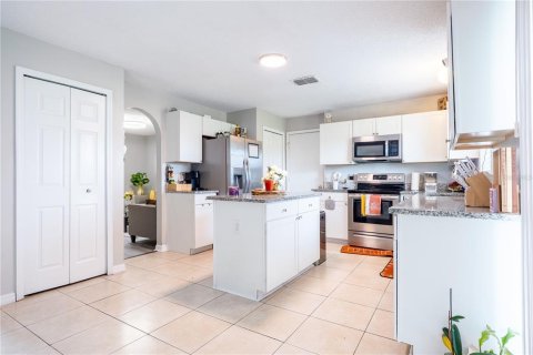 Villa ou maison à vendre à Kissimmee, Floride: 4 chambres, 206.61 m2 № 2411570 - photo 8