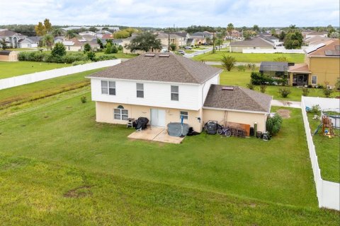 Villa ou maison à vendre à Kissimmee, Floride: 4 chambres, 206.61 m2 № 2411570 - photo 4