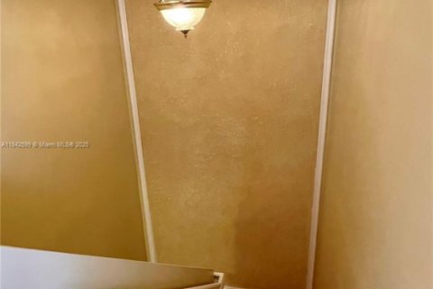 Villa ou maison à louer à Sunrise, Floride: 4 chambres, 168.62 m2 № 1939811 - photo 14