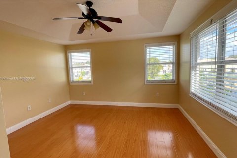 Villa ou maison à louer à Sunrise, Floride: 4 chambres, 168.62 m2 № 1939811 - photo 6