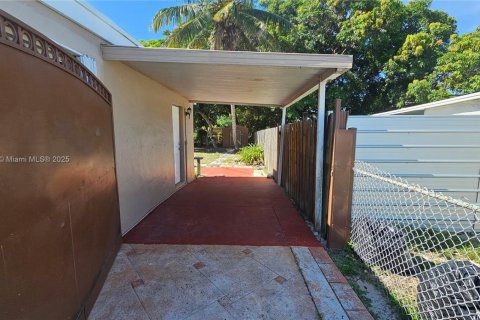 Villa ou maison à vendre à Hialeah, Floride: 3 chambres, 130.81 m2 № 1891947 - photo 6