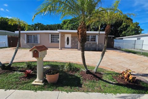 Villa ou maison à vendre à Hialeah, Floride: 3 chambres, 130.81 m2 № 1891947 - photo 3
