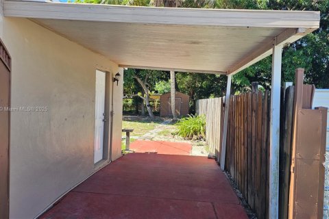 Villa ou maison à vendre à Hialeah, Floride: 3 chambres, 130.81 m2 № 1891947 - photo 7