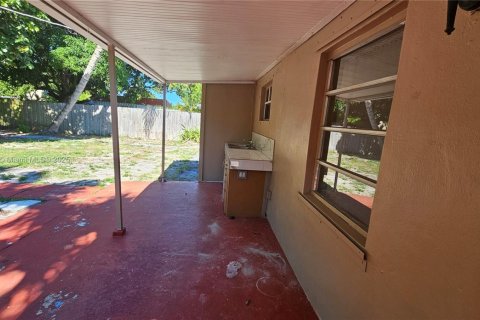Villa ou maison à vendre à Hialeah, Floride: 3 chambres, 130.81 m2 № 1891947 - photo 26