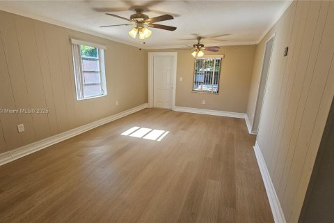 Villa ou maison à vendre à Hialeah, Floride: 3 chambres, 130.81 m2 № 1891947 - photo 11