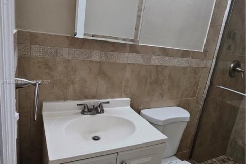 Villa ou maison à vendre à Hialeah, Floride: 3 chambres, 130.81 m2 № 1891947 - photo 20