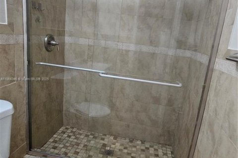 Villa ou maison à vendre à Hialeah, Floride: 3 chambres, 130.81 m2 № 1891947 - photo 22
