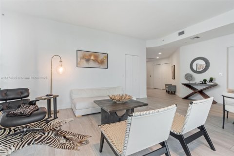 Снять в аренду кондоминиум в Майами, Флорида 3 спальни, 140.75м2, № 1923567 - фото 4