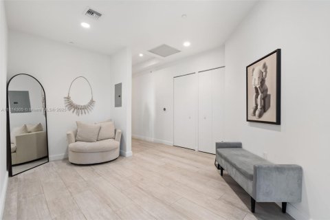 Снять в аренду кондоминиум в Майами, Флорида 3 спальни, 140.75м2, № 1923567 - фото 9