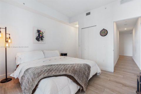 Снять в аренду кондоминиум в Майами, Флорида 3 спальни, 140.75м2, № 1923567 - фото 17