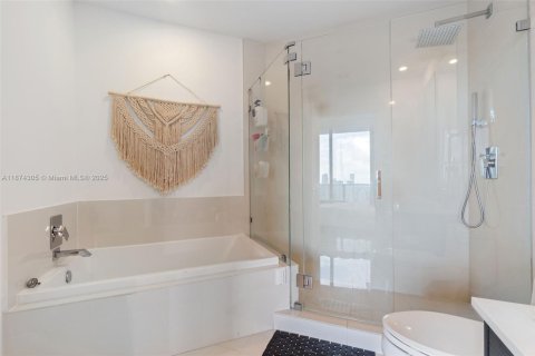 Снять в аренду кондоминиум в Майами, Флорида 3 спальни, 140.75м2, № 1923567 - фото 15