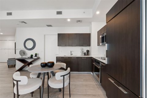 Снять в аренду кондоминиум в Майами, Флорида 3 спальни, 140.75м2, № 1923567 - фото 5