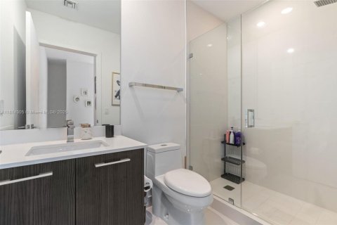 Снять в аренду кондоминиум в Майами, Флорида 3 спальни, 140.75м2, № 1923567 - фото 22