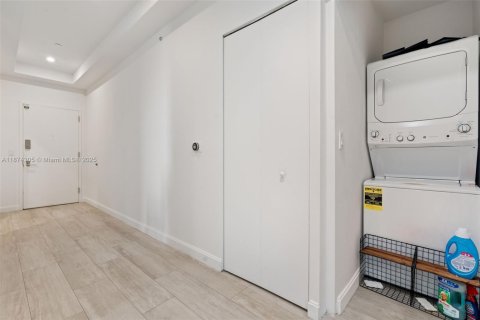 Снять в аренду кондоминиум в Майами, Флорида 3 спальни, 140.75м2, № 1923567 - фото 24