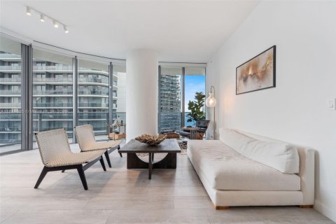 Снять в аренду кондоминиум в Майами, Флорида 3 спальни, 140.75м2, № 1923567 - фото 2