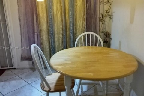 Condo in Margate, Florida, 1 bedroom  № 2014777 - photo 5