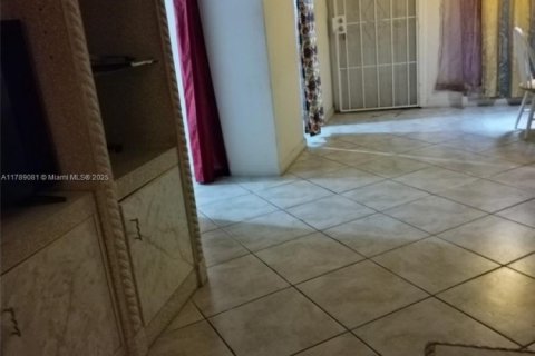 Condo in Margate, Florida, 1 bedroom  № 2014777 - photo 9