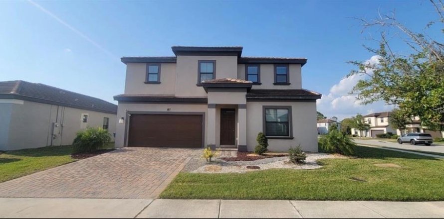 House in Haines City, Florida 4 bedrooms, 235.69 sq.m. № 2205777