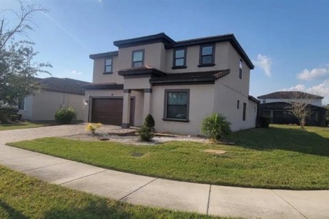 House in Haines City, Florida 4 bedrooms, 235.69 sq.m. № 2205777 - photo 2