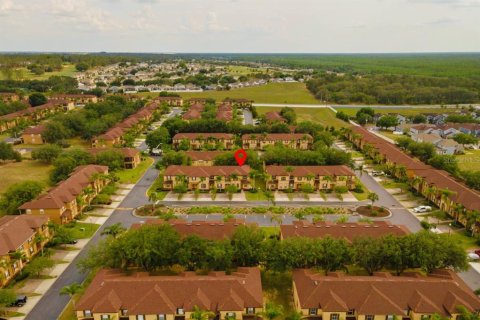 Townhouse in Davenport, Florida 4 bedrooms, 172.43 sq.m. № 2378324 - photo 20