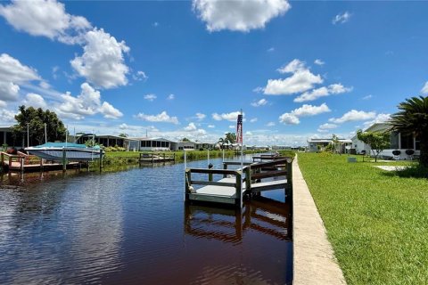 Apartment in North Port, Florida 2 bedrooms, 100.33 sq.m. № 1803060 - photo 3