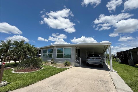 Apartment in North Port, Florida 2 bedrooms, 100.33 sq.m. № 1803060 - photo 1
