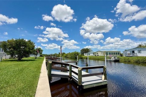 Apartment in North Port, Florida 2 bedrooms, 100.33 sq.m. № 1803060 - photo 2