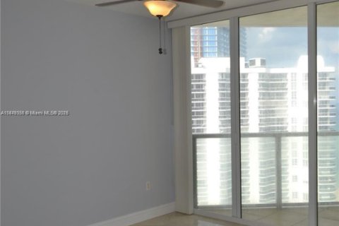 Condo in Sunny Isles Beach, Florida, 1 bedroom  № 1978131 - photo 5