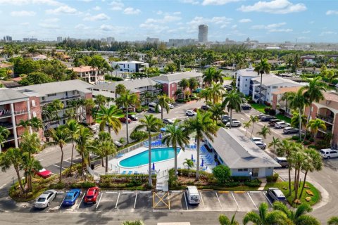Condo in Hallandale Beach, Florida, 2 bedrooms № 1959087 - photo 28