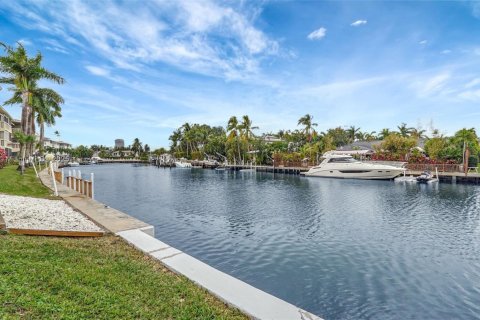 Condo in Hallandale Beach, Florida, 2 bedrooms № 1959087 - photo 26