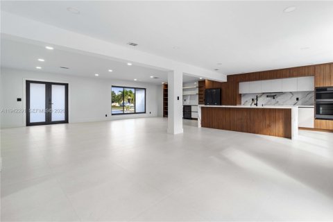 Casa en alquiler en Hollywood, Florida, 4 dormitorios, 214.6 m2 № 2001922 - foto 5