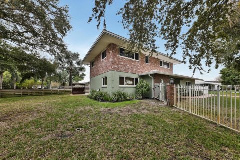 House in Pompano Beach, Florida 5 bedrooms, 219.34 sq.m. № 2083169 - photo 18