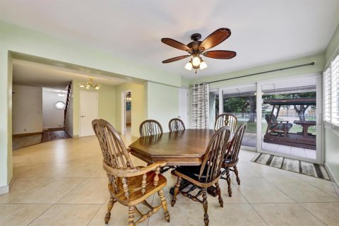 House in Pompano Beach, Florida 5 bedrooms, 219.34 sq.m. № 2083169 - photo 3