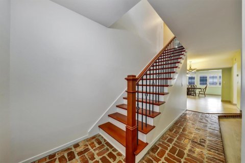 House in Pompano Beach, Florida 5 bedrooms, 219.34 sq.m. № 2083169 - photo 13