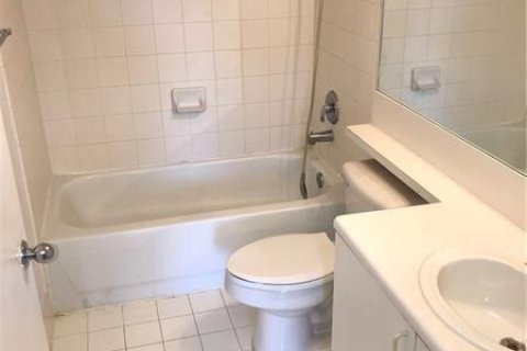 Купить кондоминиум в Лейк-Уорт, Флорида 4 комнаты, 102.66м2, № 2083390 - фото 8