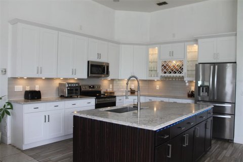 Casa en venta en Orlando, Florida, 4 dormitorios, 337.24 m2 № 2206757 - foto 14