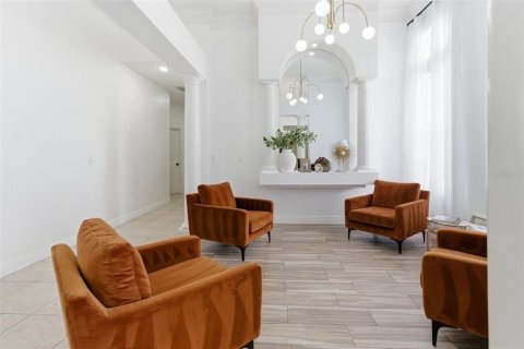 Casa en venta en Orlando, Florida, 4 dormitorios, 337.24 m2 № 2206757 - foto 5